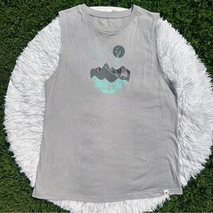 🩶5/$30 tentree Gray Tank Top with Mountain and Tree Graphic Women’s Size Medium